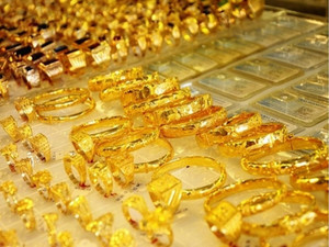 Giá vàng hôm nay 12/2: Đồng USD tăng, vàng lao dốc
