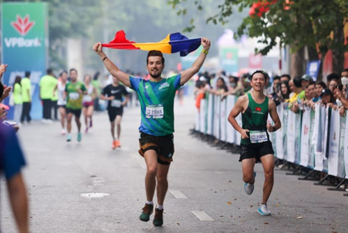 Đẩy mạnh du lịch thể thao qua những cung đường marathon